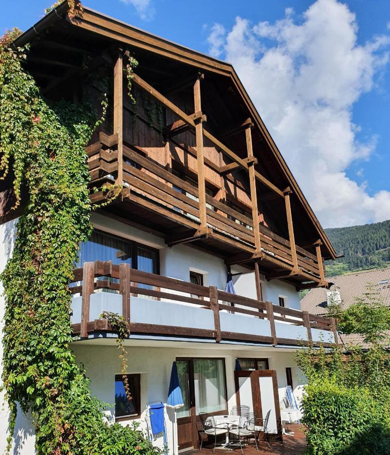 Residence Silvester Racines Zewnętrze zdjęcie