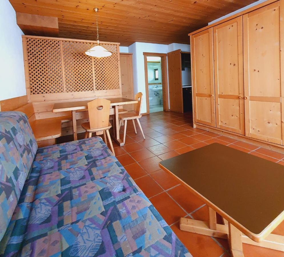 Residence Silvester Racines Zewnętrze zdjęcie